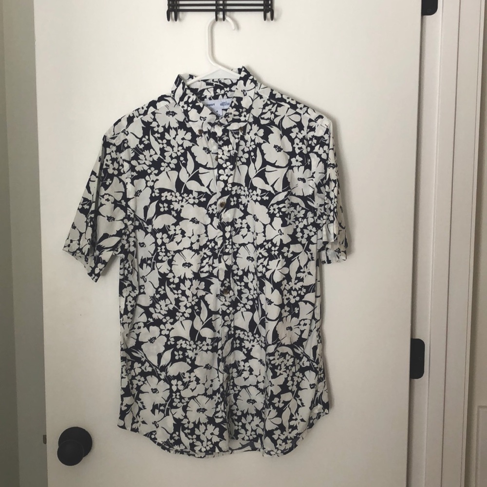 Old Navy Hawaiian shirt, worn once!